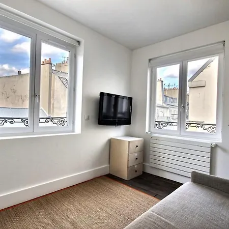 502254 - Spacious Duplex For 12 People Near Les Halles * Paris